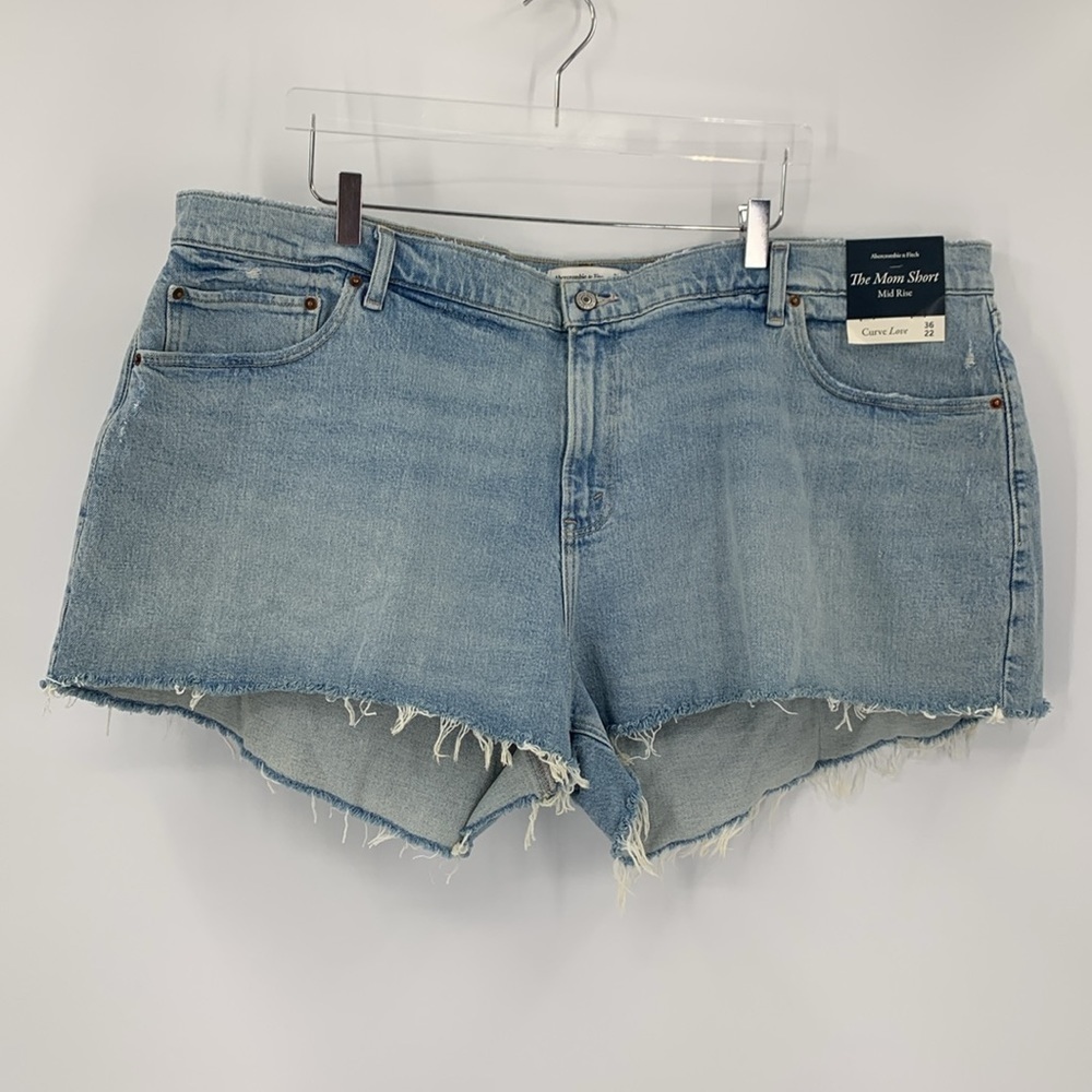 Abercrombie & Fitch Mom cut-off jean shorts denim raw hem light blue new 36 22W